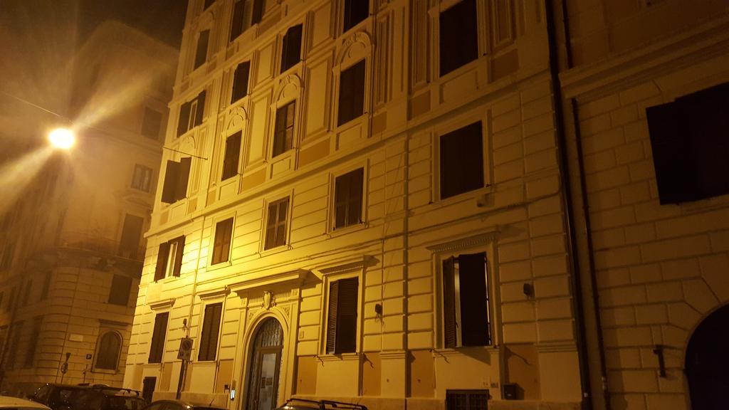 Una Finestra Su Monti Rom Exteriör bild