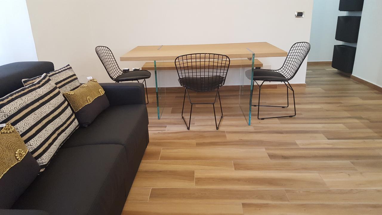 Una Finestra Su Monti Rom Exteriör bild